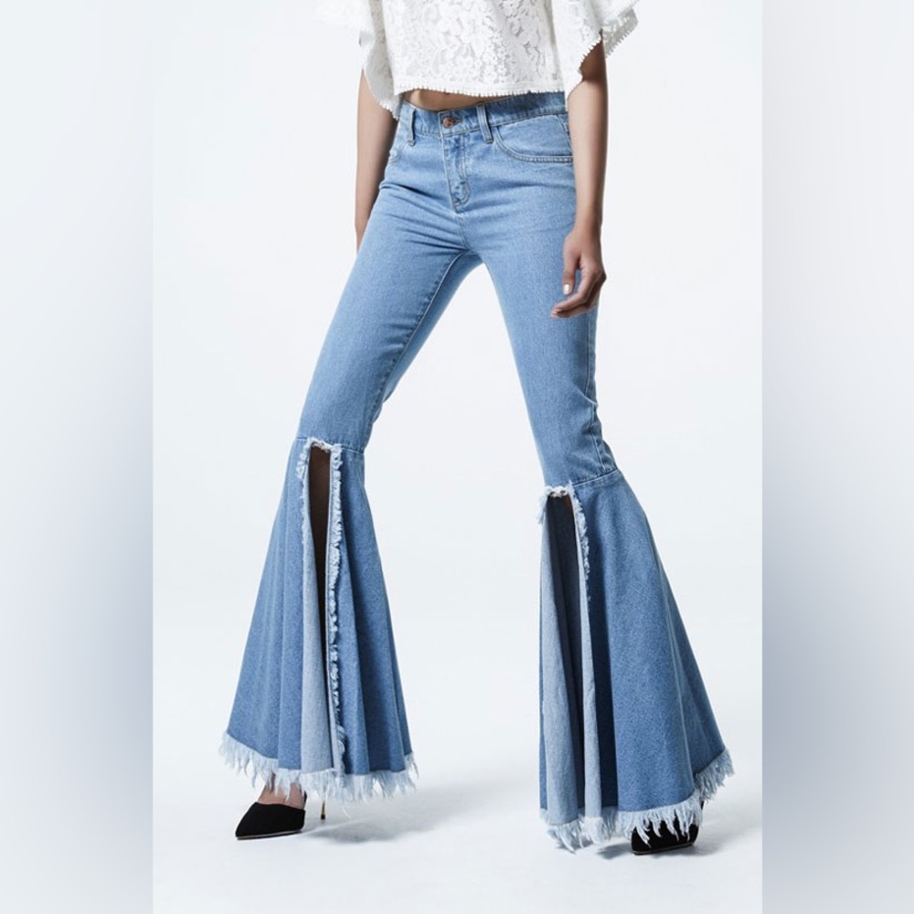 NWT ASILIO‎ Walk With Me Flare Jeans Size 4